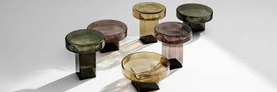 Naked  coffee table