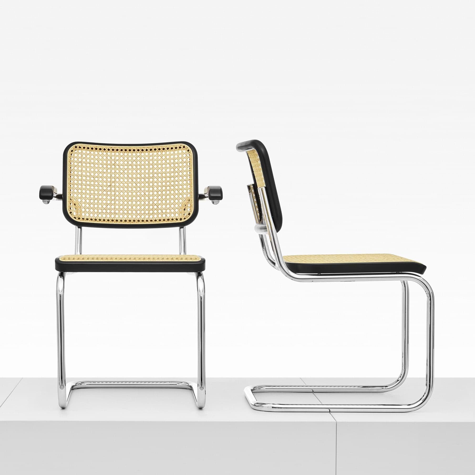 Thonet S32V Cantilever Chair